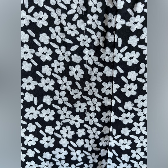 Karl Lagerfeld Floral Flutter Sleeve Mini Dress - Picture 5 of 11